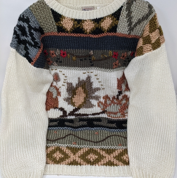 Vintage Knitted Fall/Winter Sweater. - Picture 1 of 2